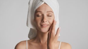 Was hilft gegen sehr trockene Haut? 5 Tipps und lindernde Wirkstoffe!
