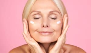 Trockenheitsfältchen: Woran du sie erkennen – und wie du sie loswerden kannst!