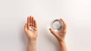 Zu viele Vitamine? So kombinierst du Nahrungsergänzungsmittel richtig – plus Guide & Tabelle!