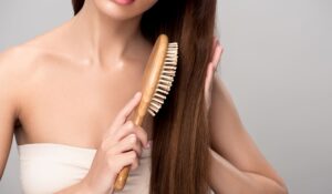 Haare stärken und kräftige Haare bekommen: Alles, was du wissen musst