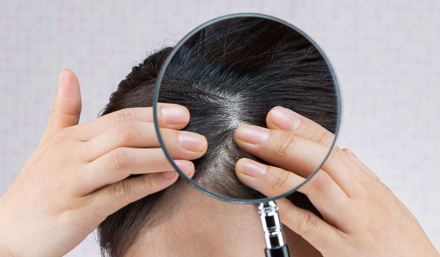 Haarwurzeln stärken: 7 natürliche Tipps für Ernährung und Pflege