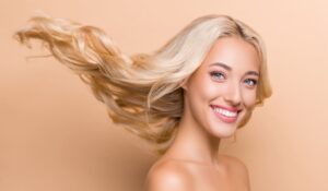Stumpfes Haar? Mit diesen 8 Steps bringst du deine Mähne wieder zum Glänzen!