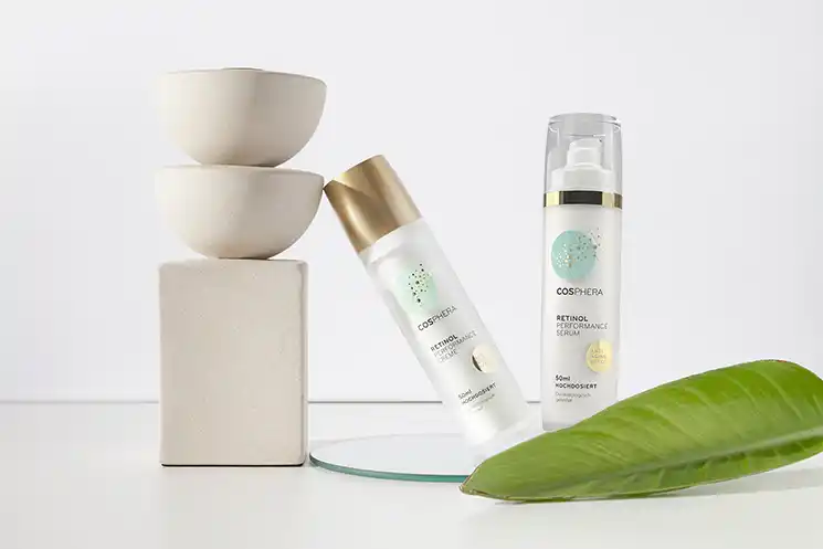 Gesichtspflege mit Retinol und Hyaluron