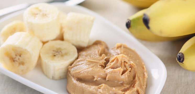 Banane und Erdnussbutter.