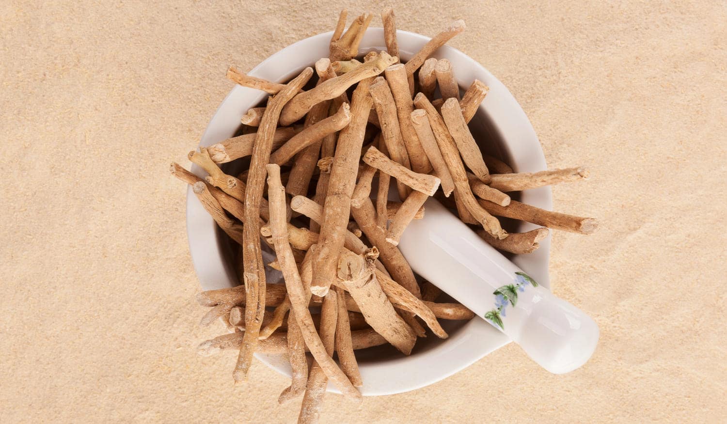 Ashwagandha Wirkung bei Frauen: Wie beeinflusst die Pflanze Zyklus, Hormone, Wechseljahre und Schwangerschaft?